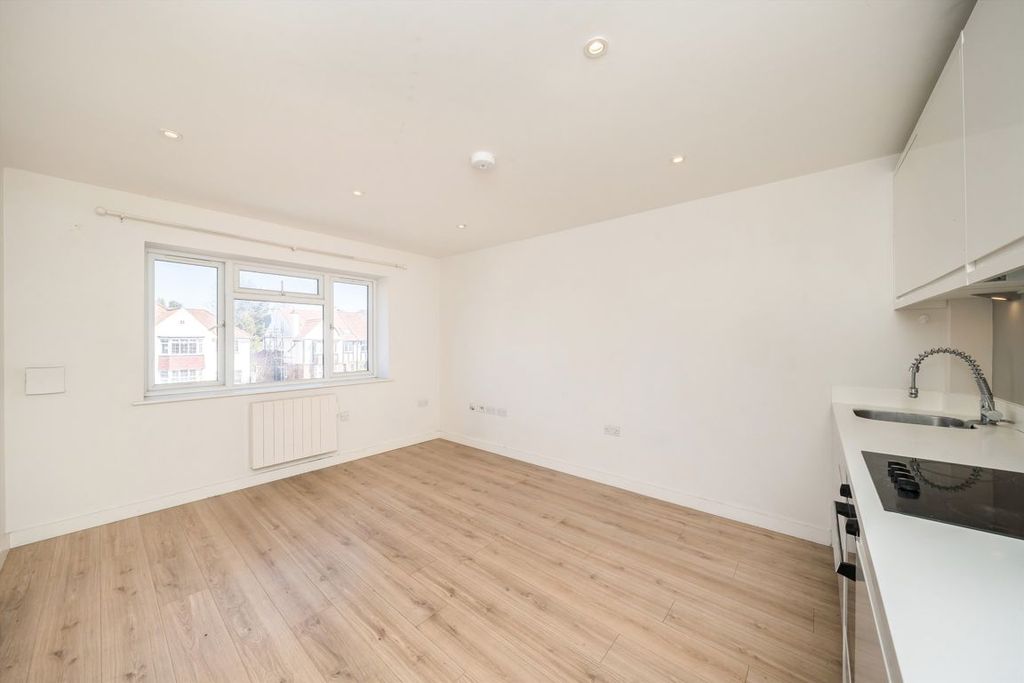 Property photo 2 of 3