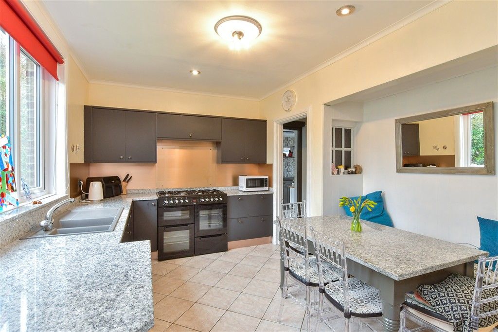 Property photo 2 of 14 Kitchen