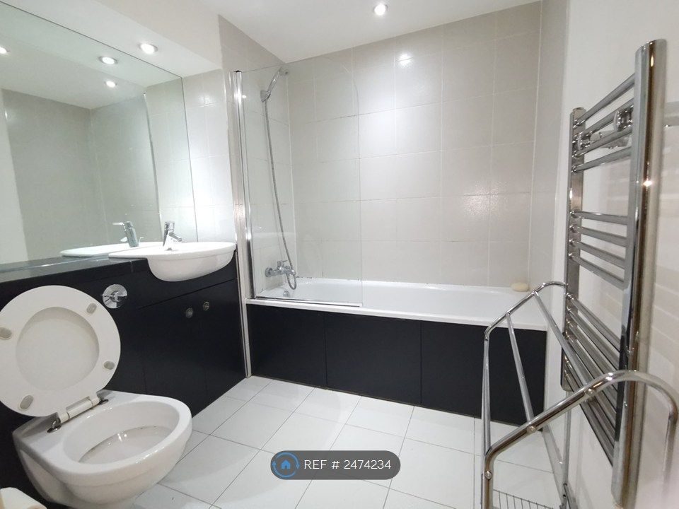 Property photo 2 of 6 Bathroom / Shower