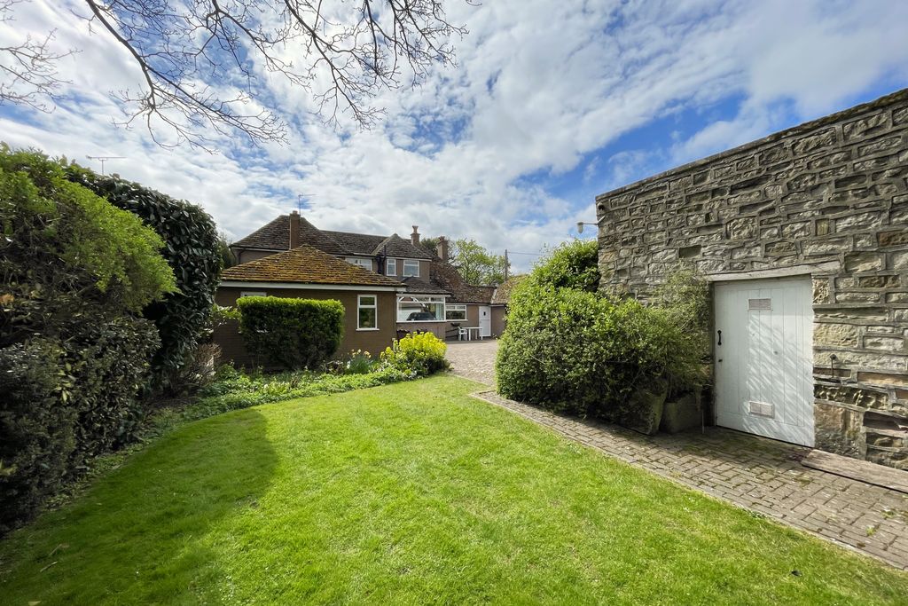 Property photo 1 of 30 28