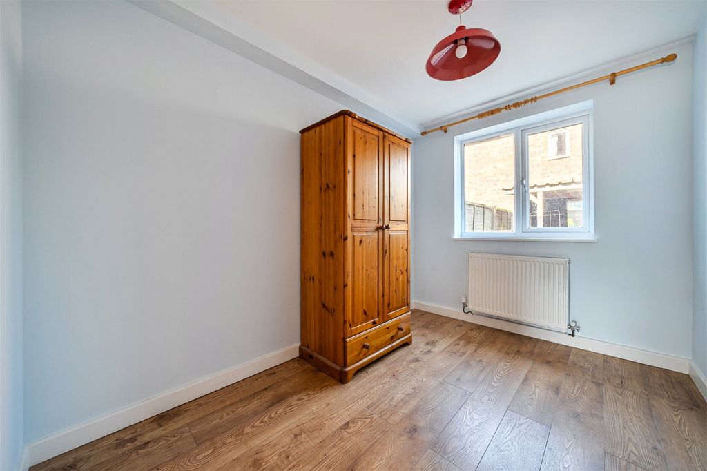 Property photo 3 of 19 Picture No. 23
