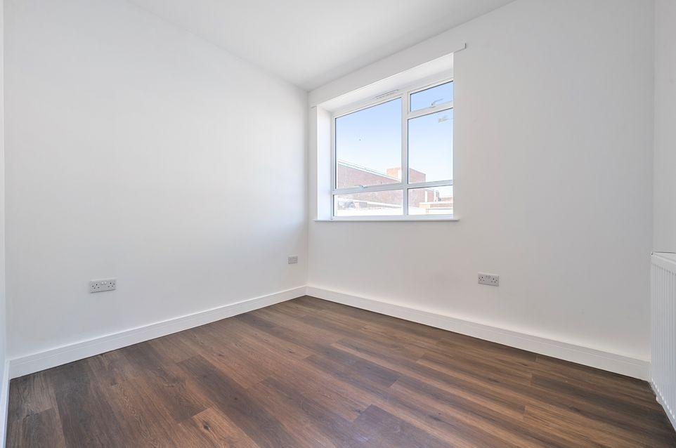Property photo 3 of 11 77