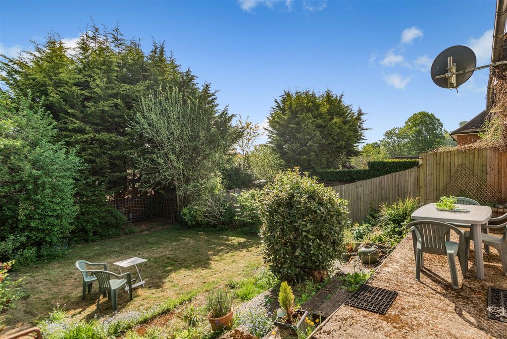 Property photo 2 of 11 8646548-Exterior01.Jpg