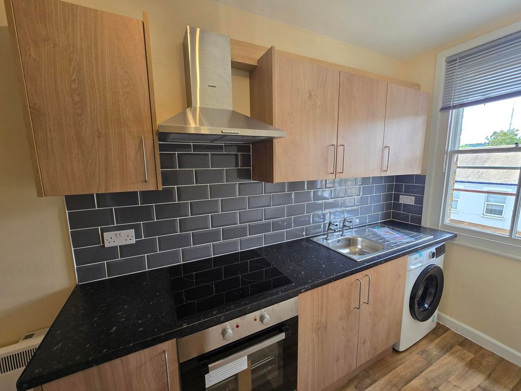 Property photo 1 of 4 1 Bed Flat Available Now On Penge Road In South Norwood