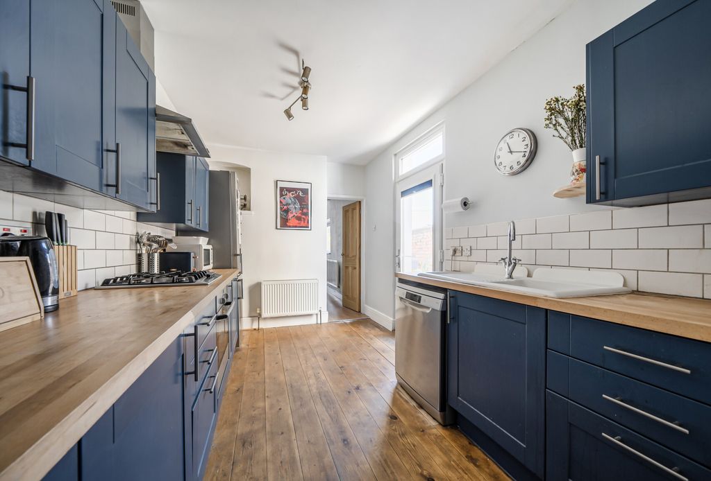 Property photo 2 of 23 1329651-6-68835Cb...