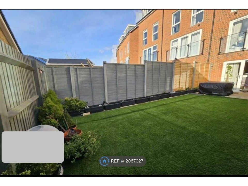 Property photo 3 of 18 Garden