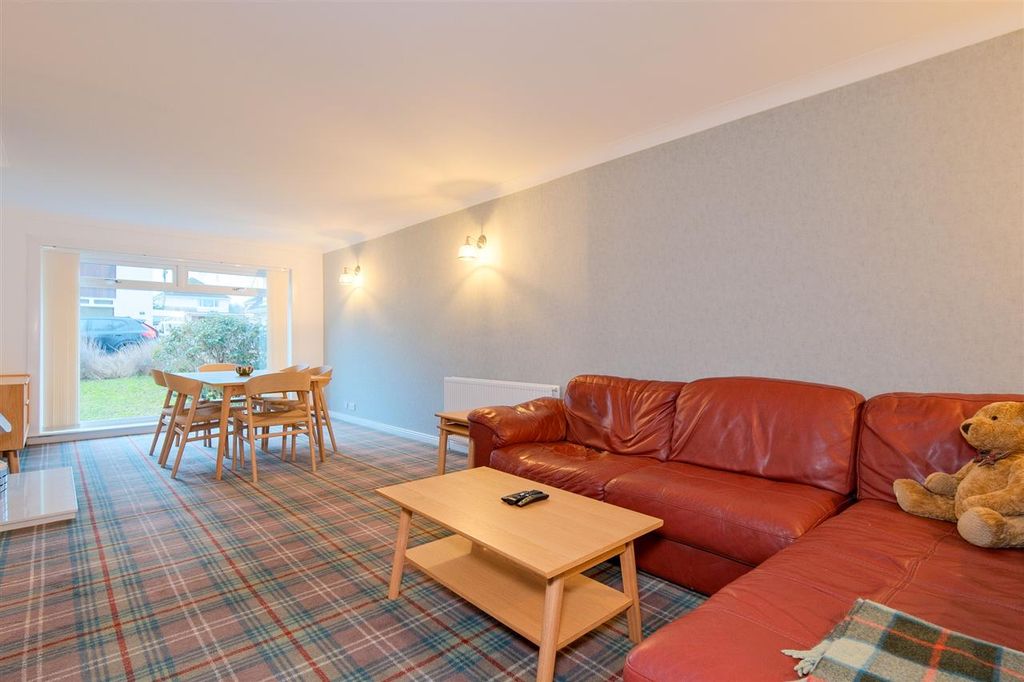 Property photo 3 of 28