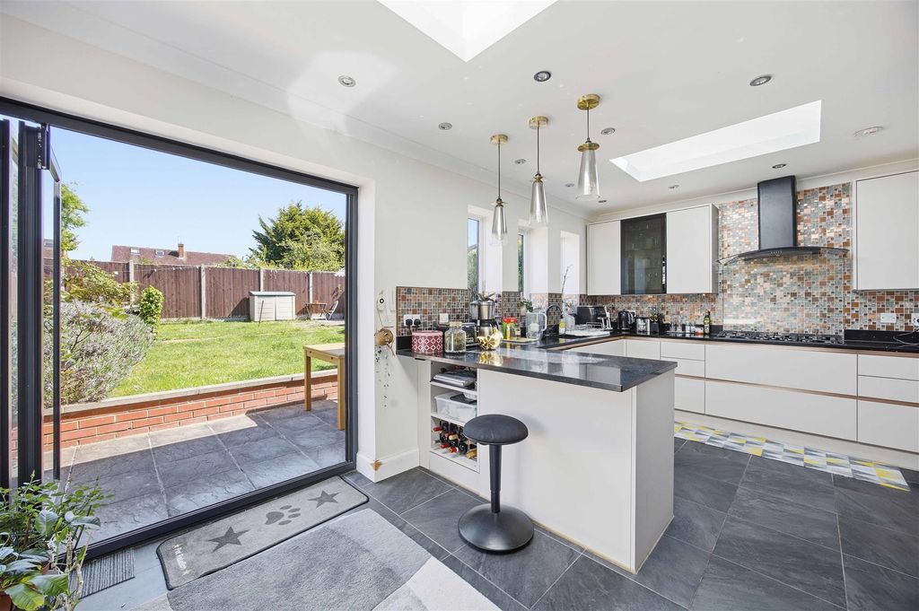 Property photo 2 of 19