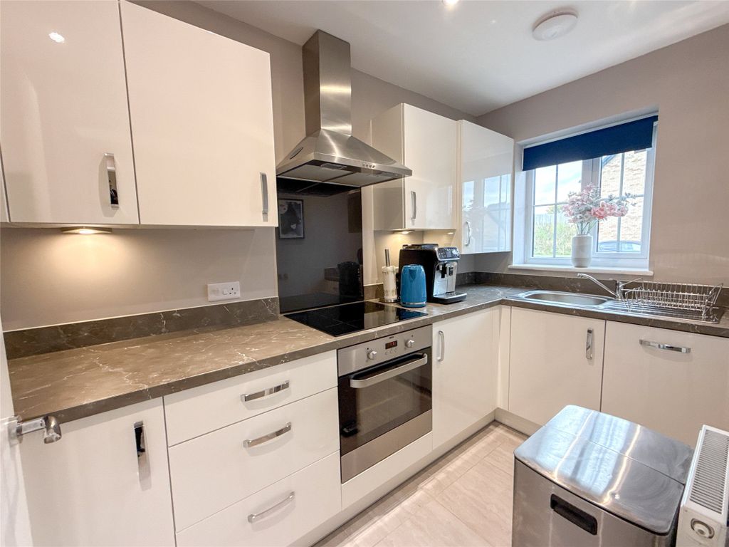 Property photo 2 of 20 Kitchen