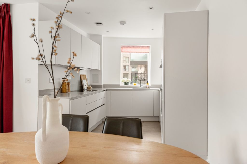 Property photo 3 of 15 094A2715