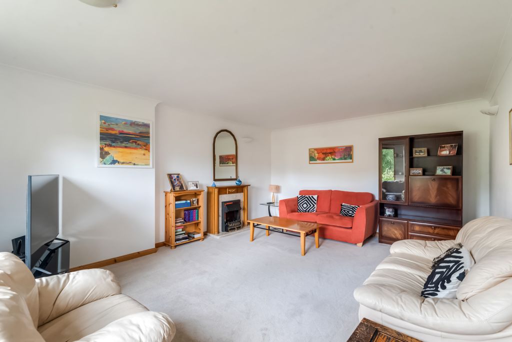 Property photo 2 of 32