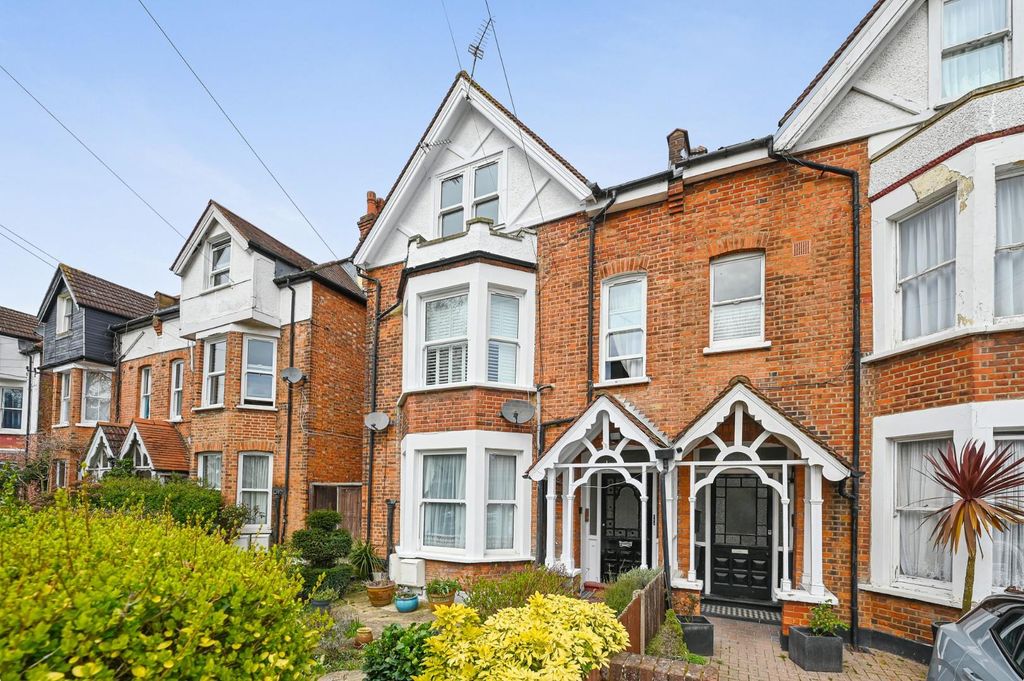 Property photo 2 of 11