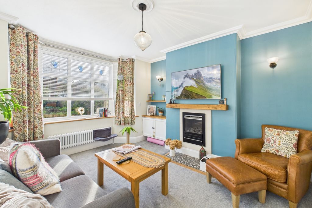 Property photo 2 of 20 Cam03162G0-Pr0388-Still002