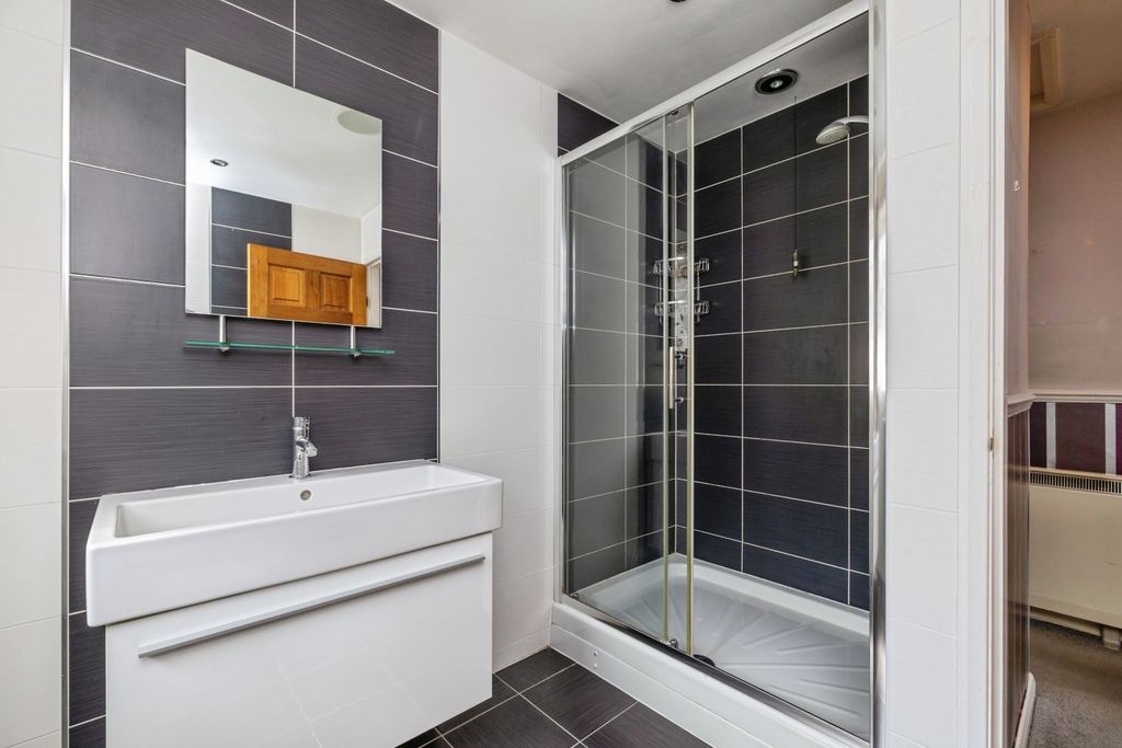 Property photo 3 of 12 Shower Room