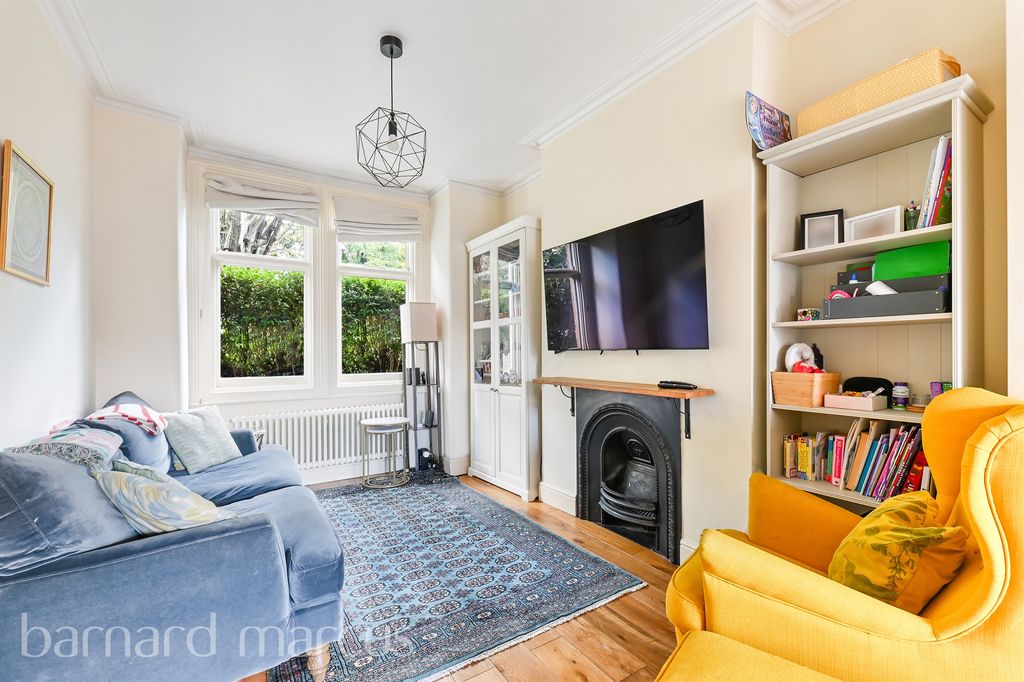 Property photo 3 of 12
