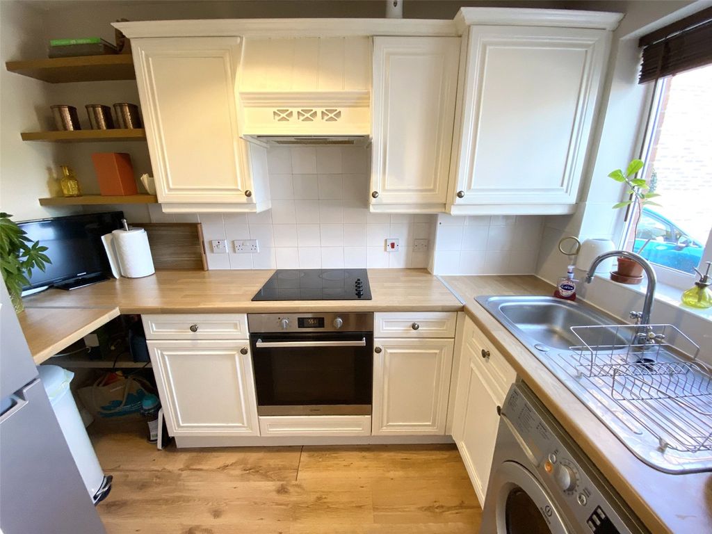 Property photo 3 of 14 Picture No. 06