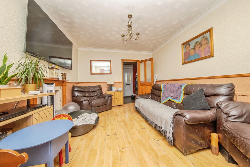 Property photo 3 of 17
