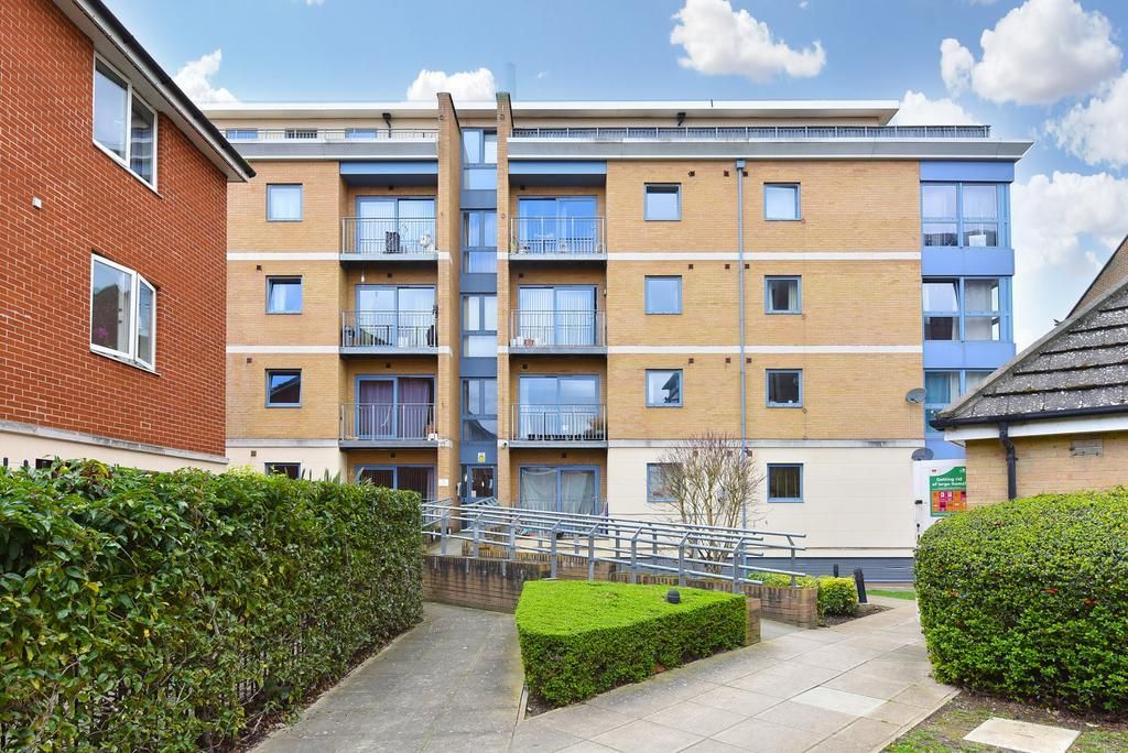 Property photo 2 of 10 Gated Building