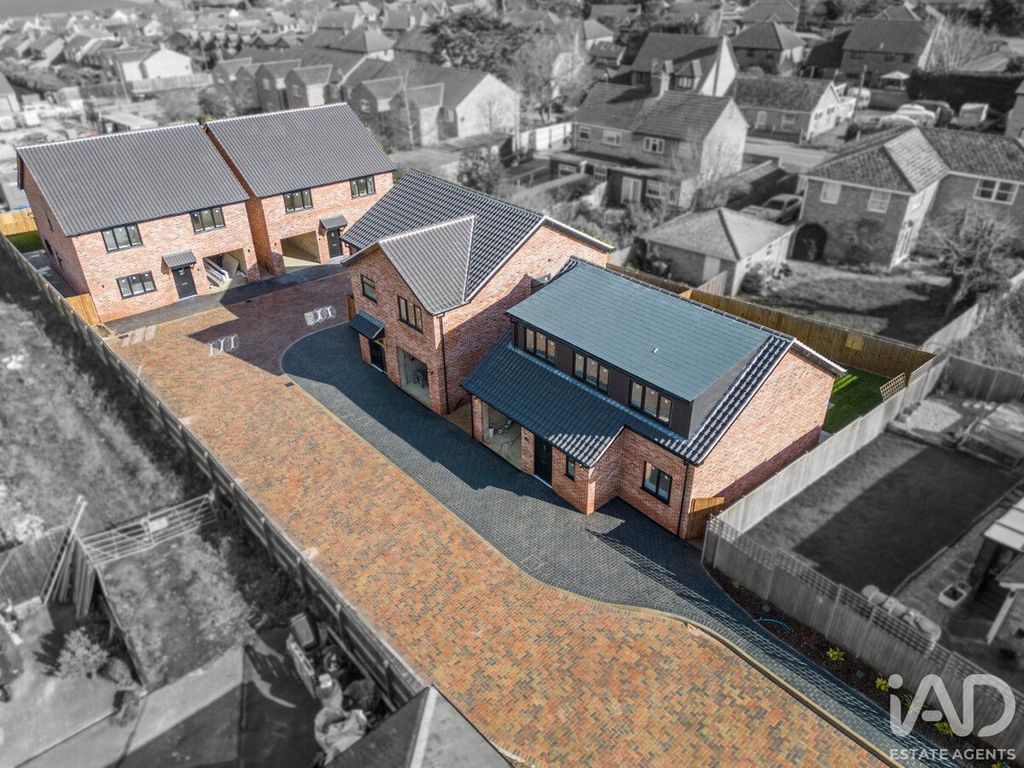 Property photo 2 of 18