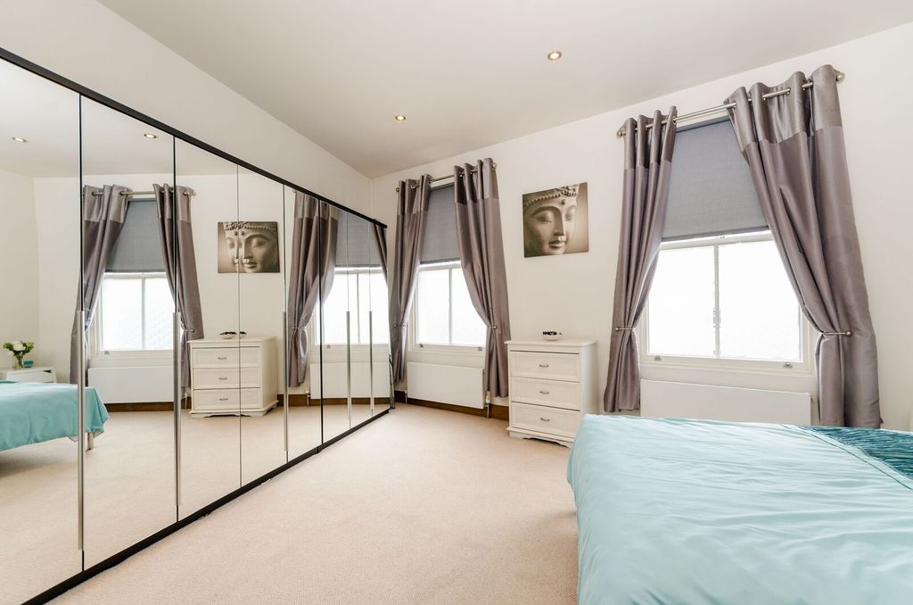 Property photo 1 of 5