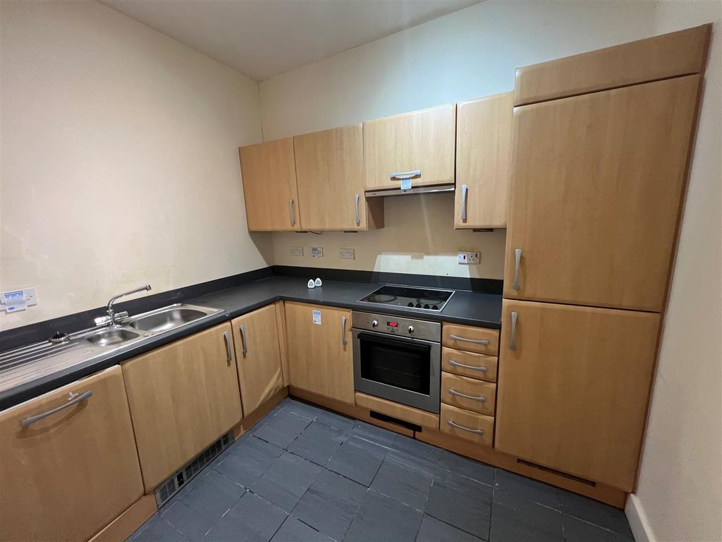 Property photo 3 of 8 Kitchen.Jpg