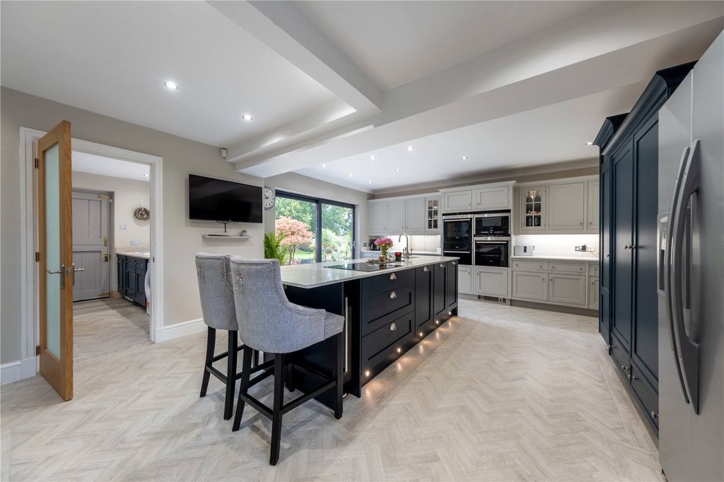 Property photo 2 of 44 Hill Farm House