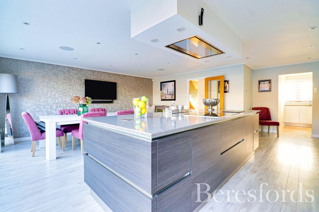 Property photo 3 of 29 Picture 3