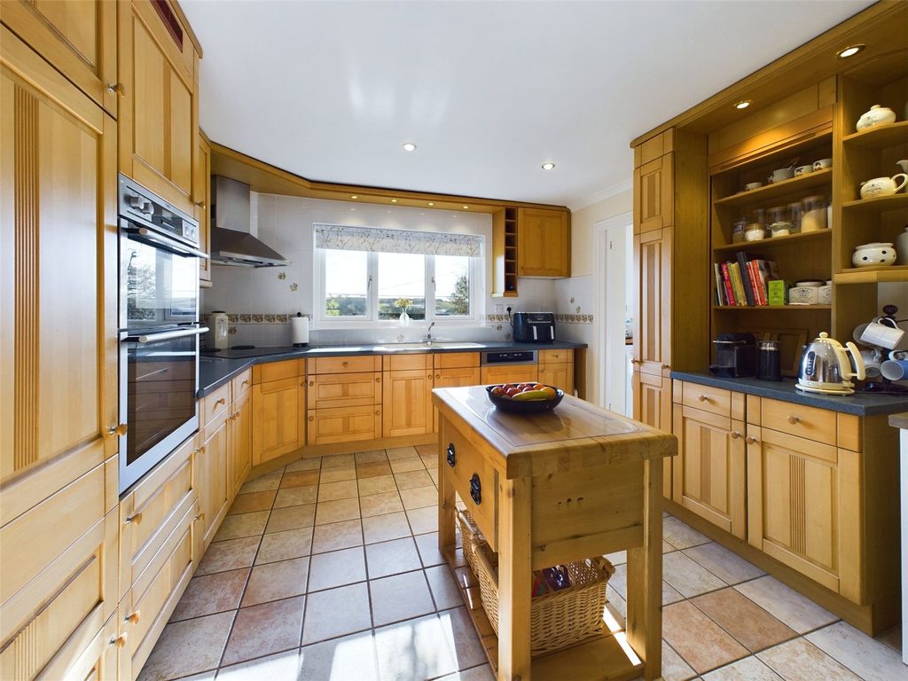 Property photo 3 of 21 Picture No. 13