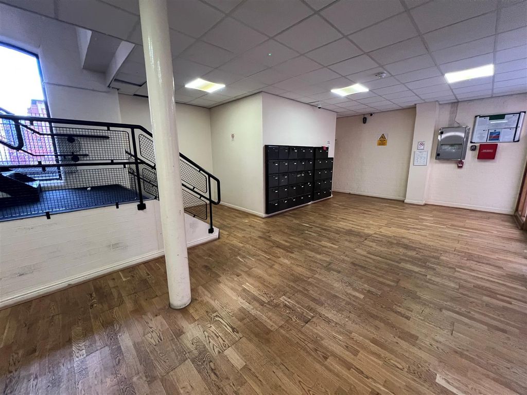 Property photo 2 of 7 Hall.Jpg