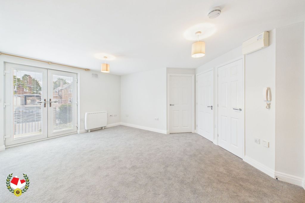 Property photo 3 of 8