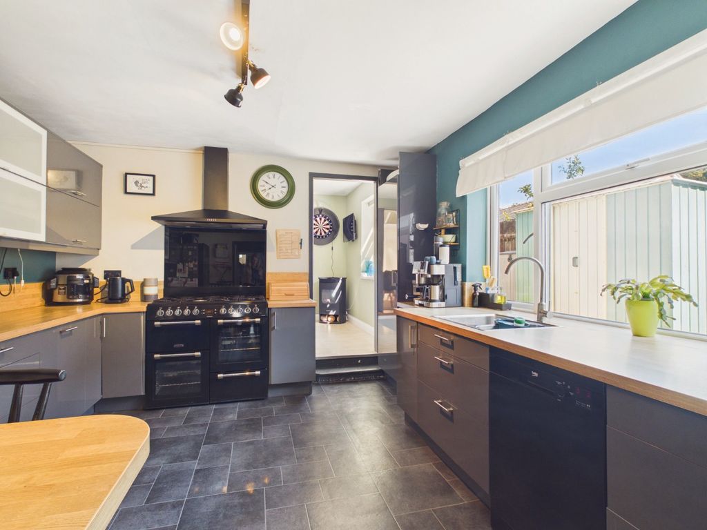 Property photo 3 of 20 5299565