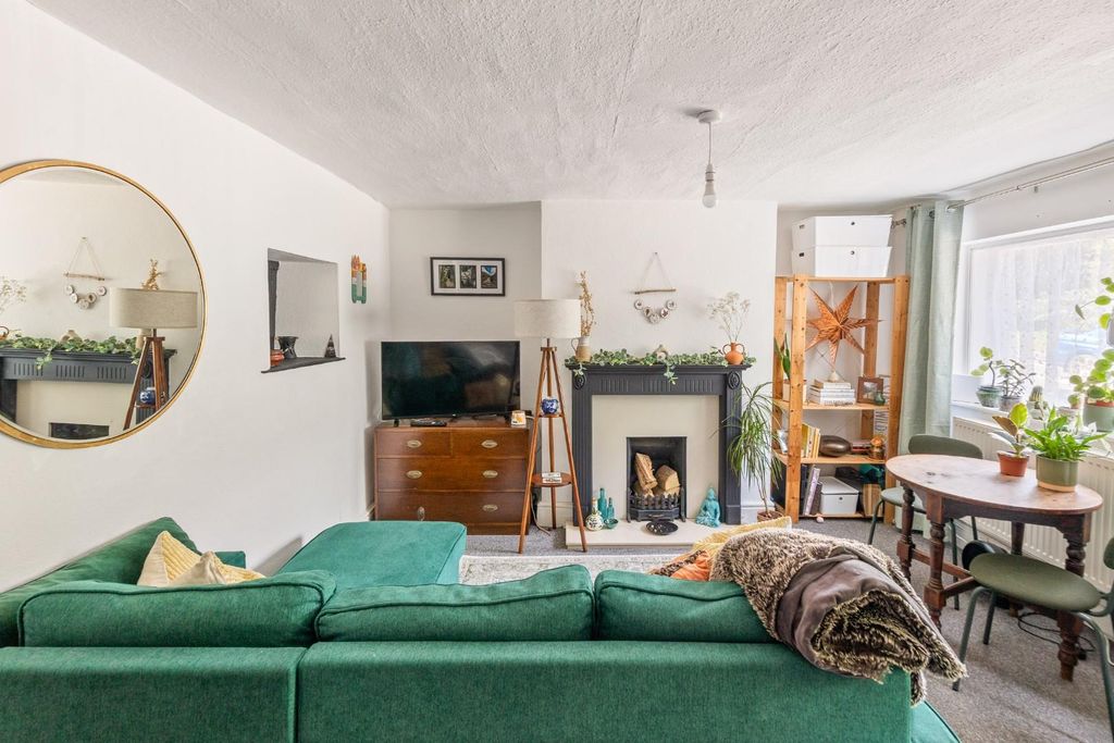 Property photo 2 of 19