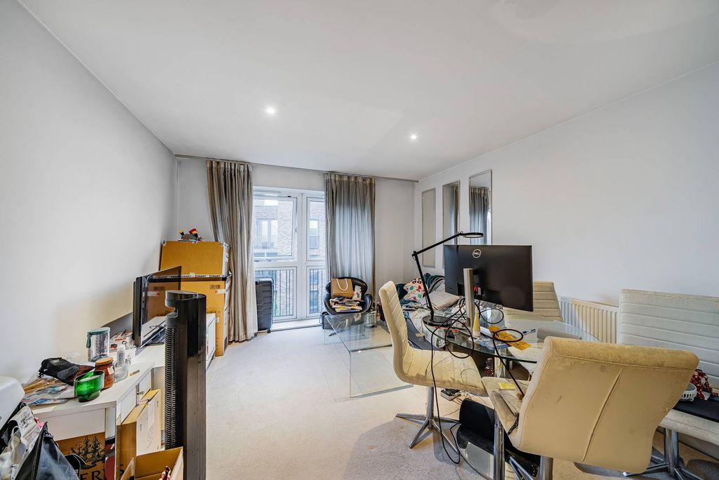 Property photo 3 of 6