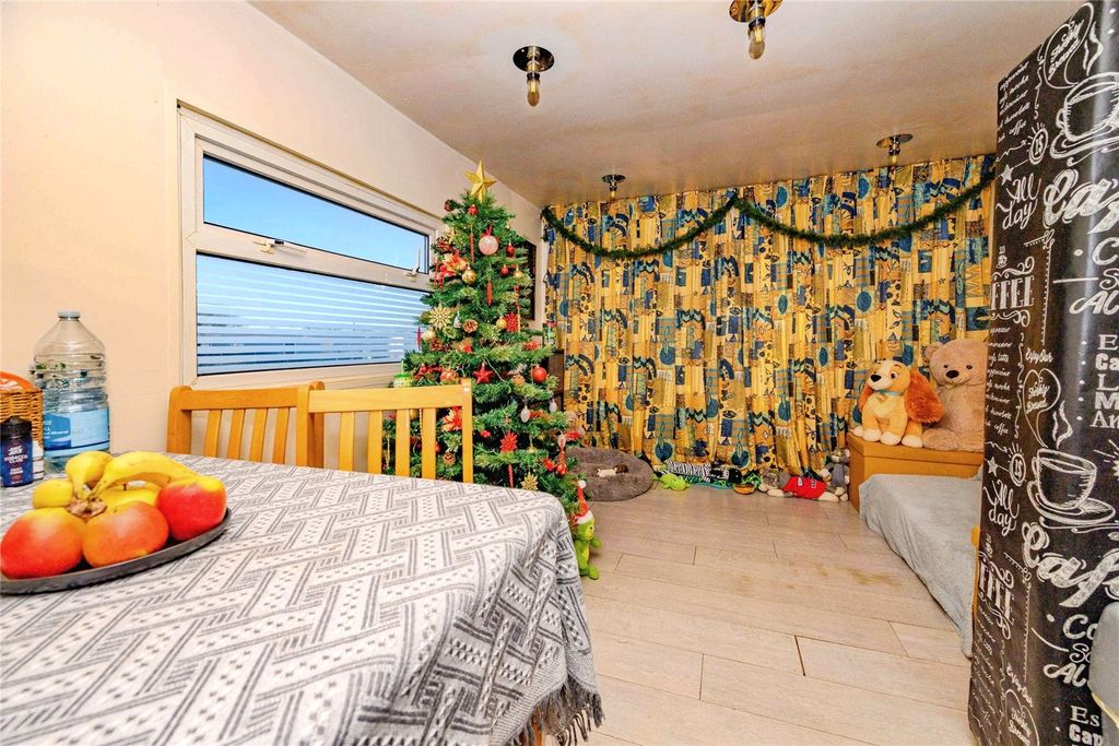 Property photo 3 of 12 Picture No. 05