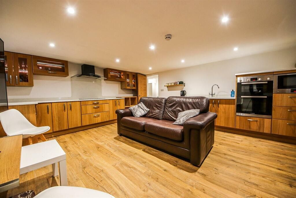 Property photo 3 of 9 4258924