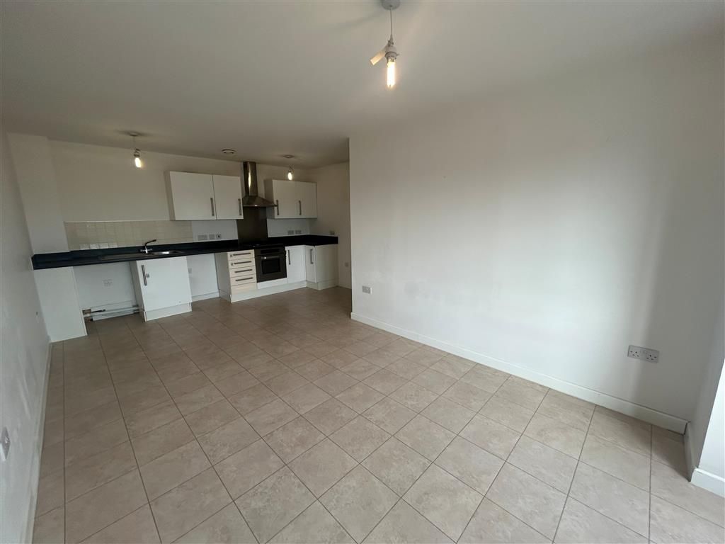 Property photo 2 of 7 Kitchen/Lounge