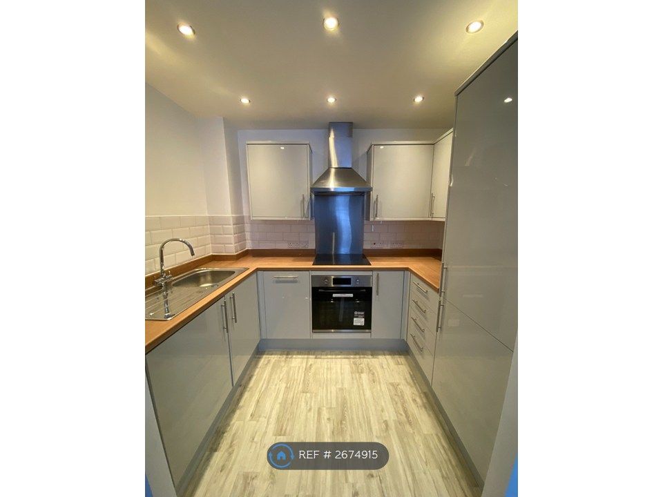 Property photo 3 of 6 Kitchen