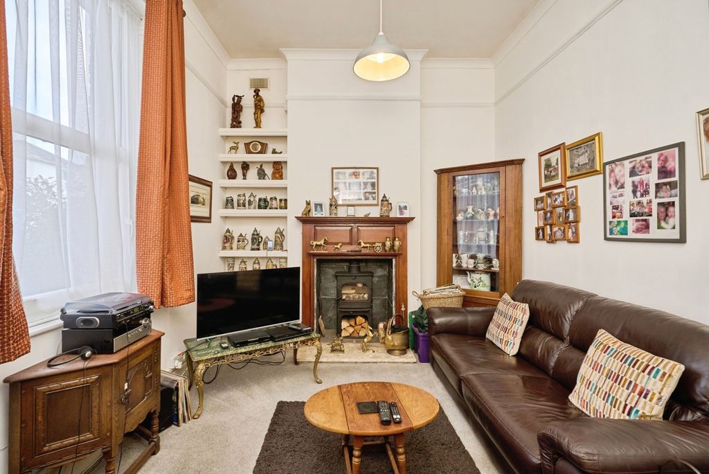 Property photo 2 of 15 Photo