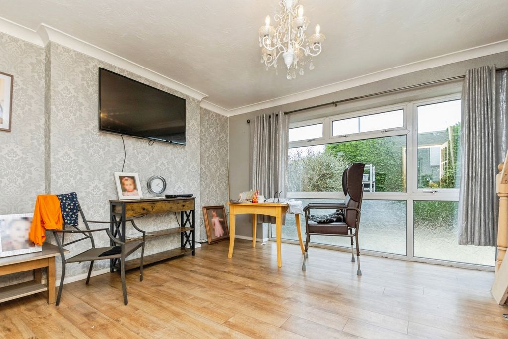 Property photo 3 of 16 Living Room