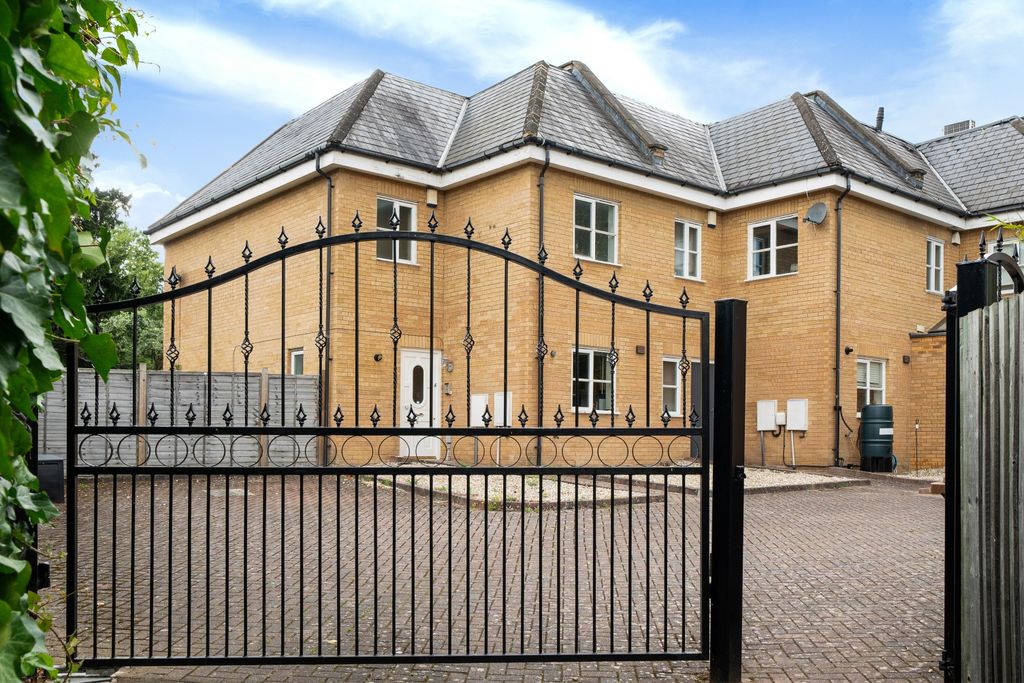 Property photo 1 of 15 Exterior