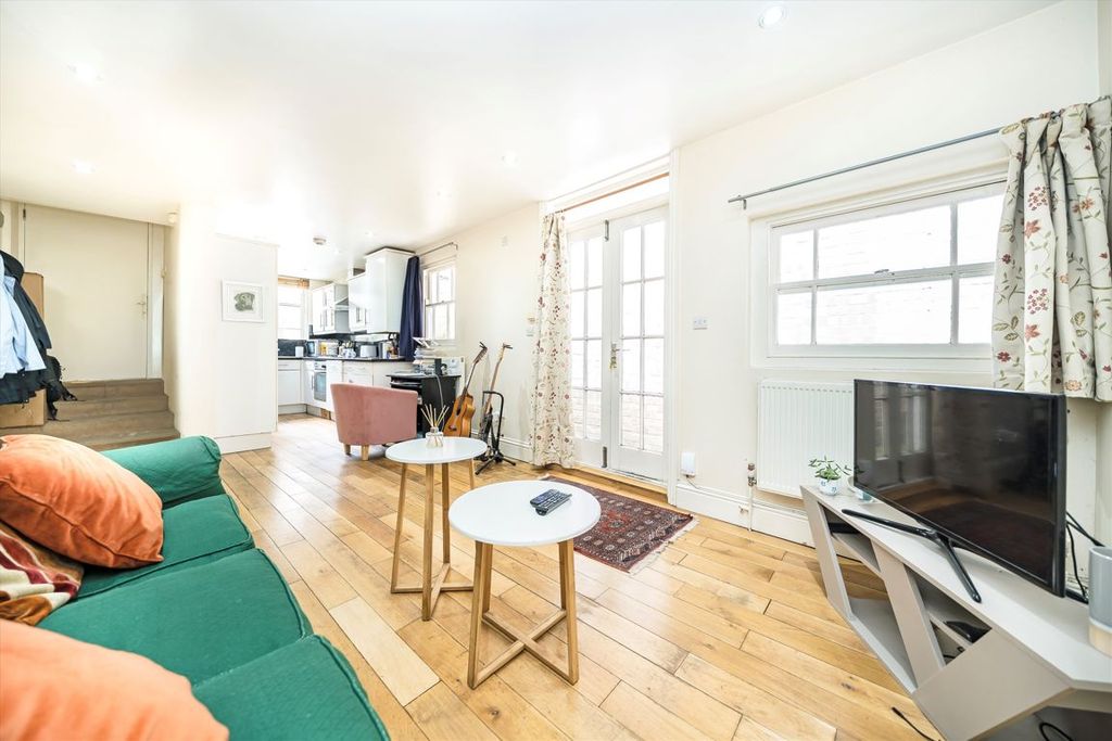 Property photo 2 of 8