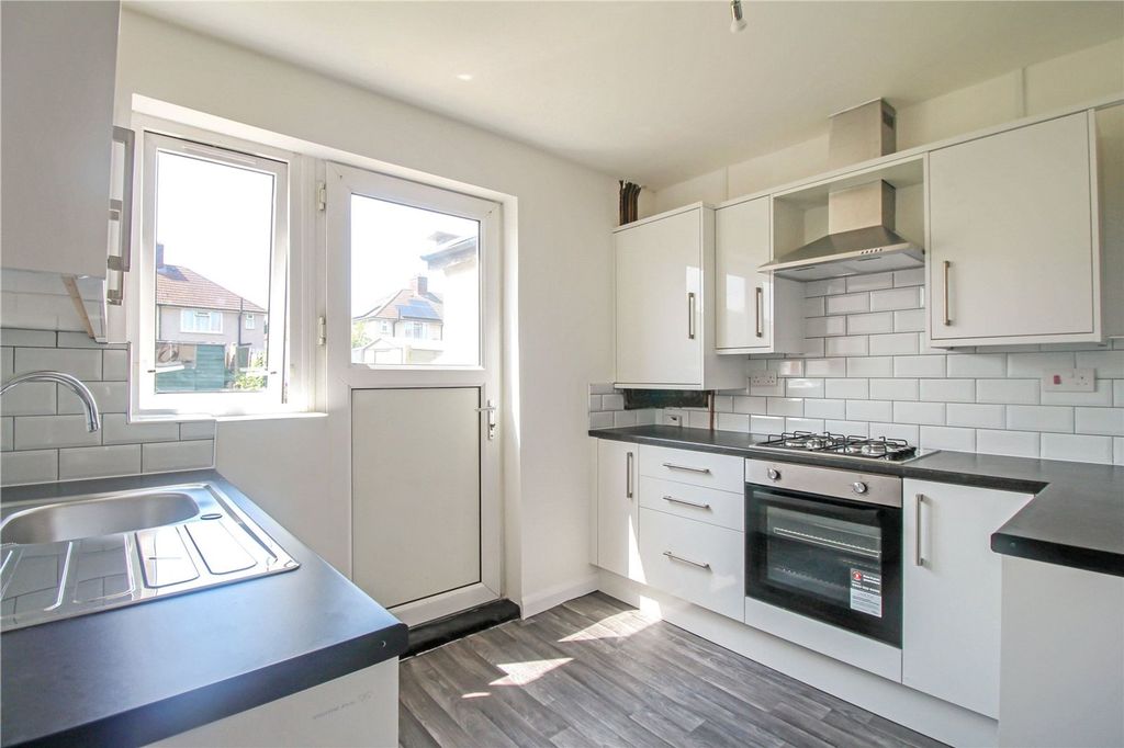 Property photo 1 of 19 Picture No. 05