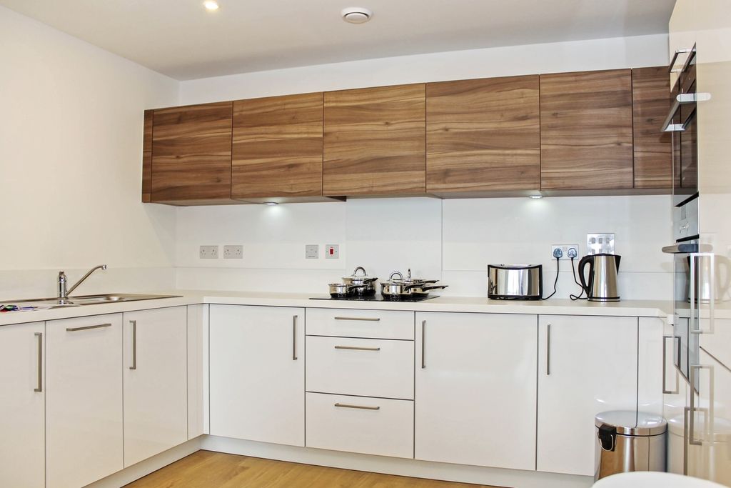 Property photo 3 of 8 Kitchen