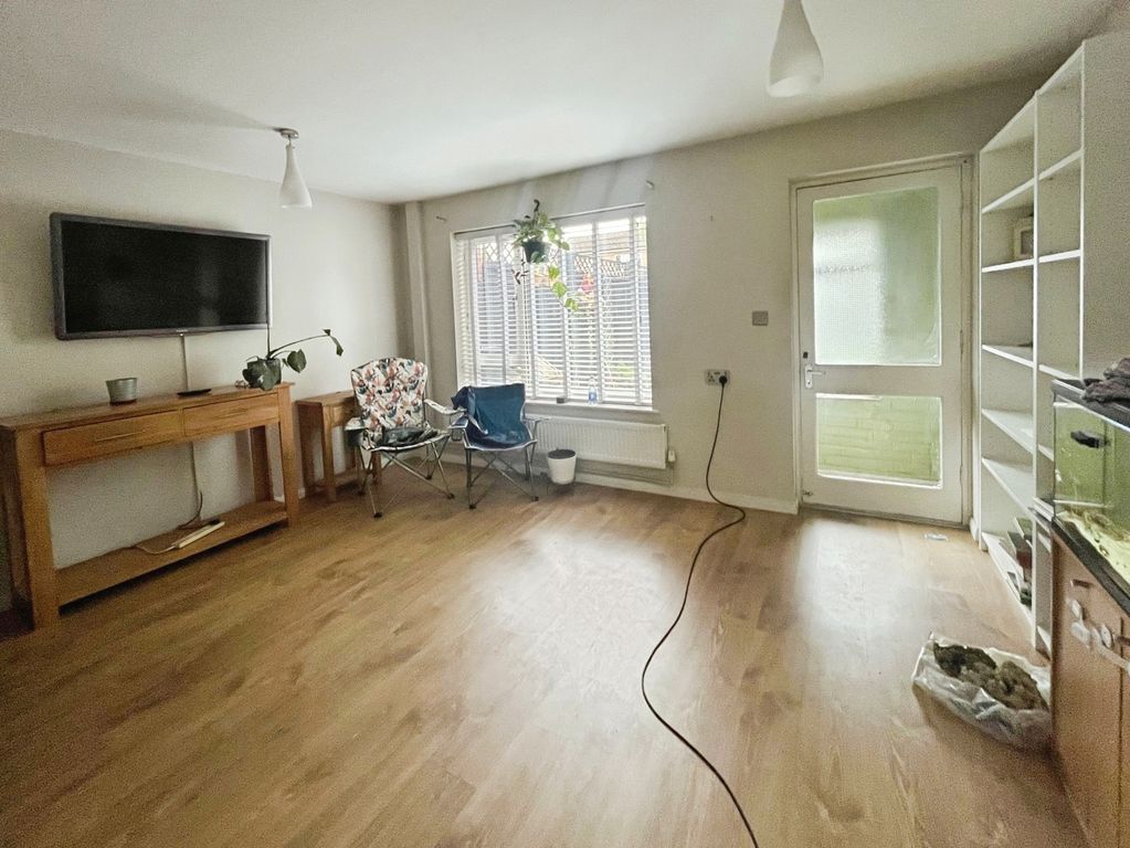 Property photo 2 of 8 Pbox-Img.Jpg