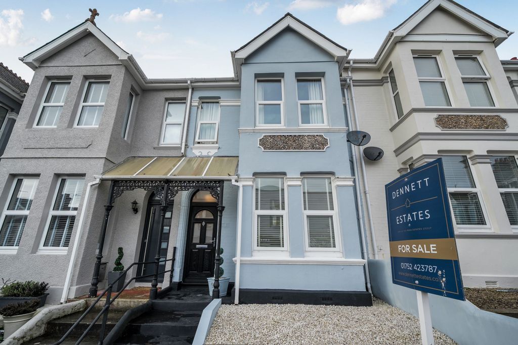 Property photo 1 of 11