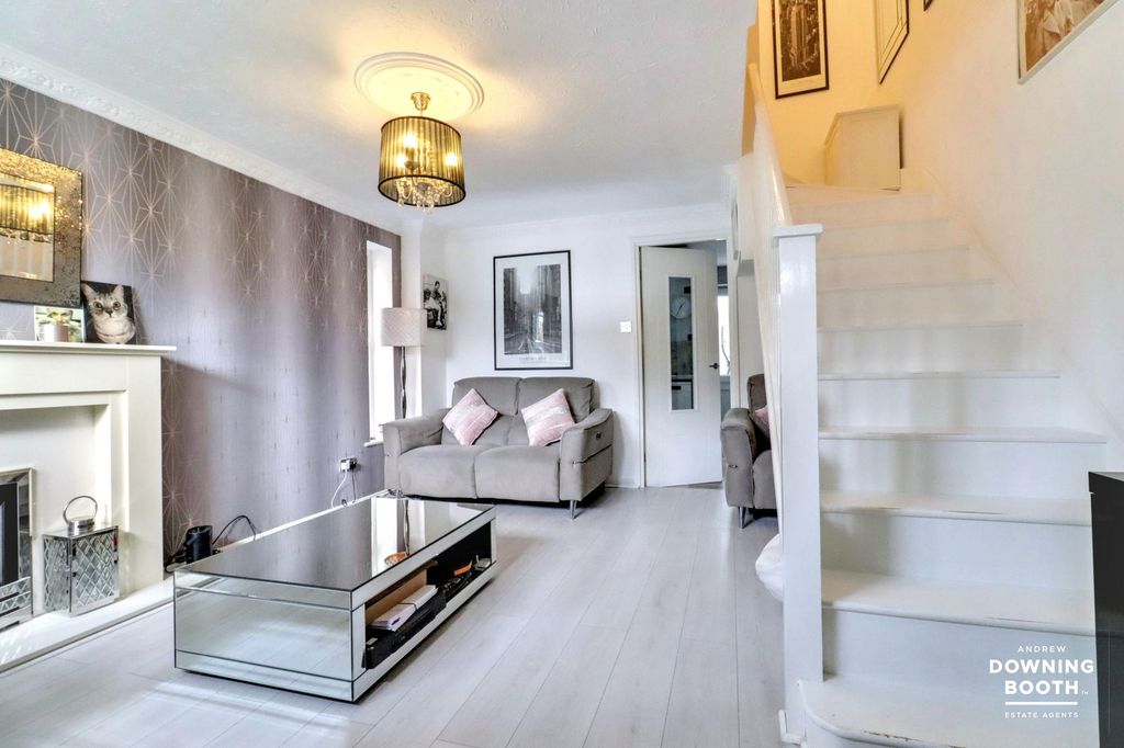 Property photo 2 of 23