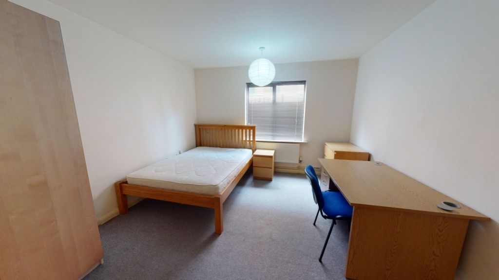 Property photo 2 of 7 A Neat And Well-Maintained Double Bedroom Featurin...