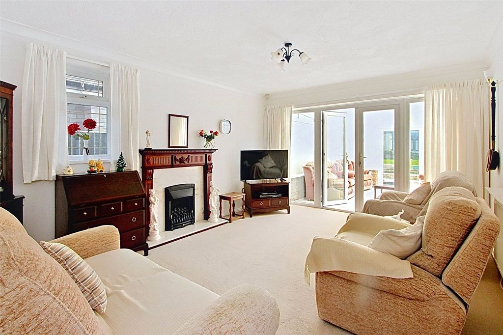 Property photo 3 of 13 Picture No. 01