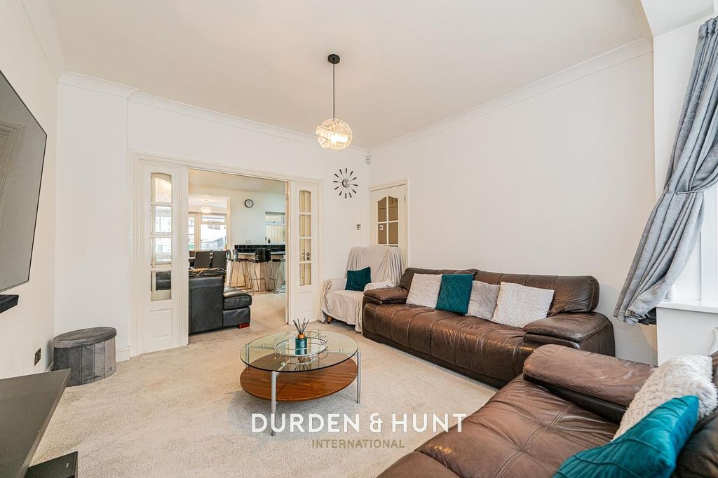 Property photo 3 of 23 Warley-14.Jpg