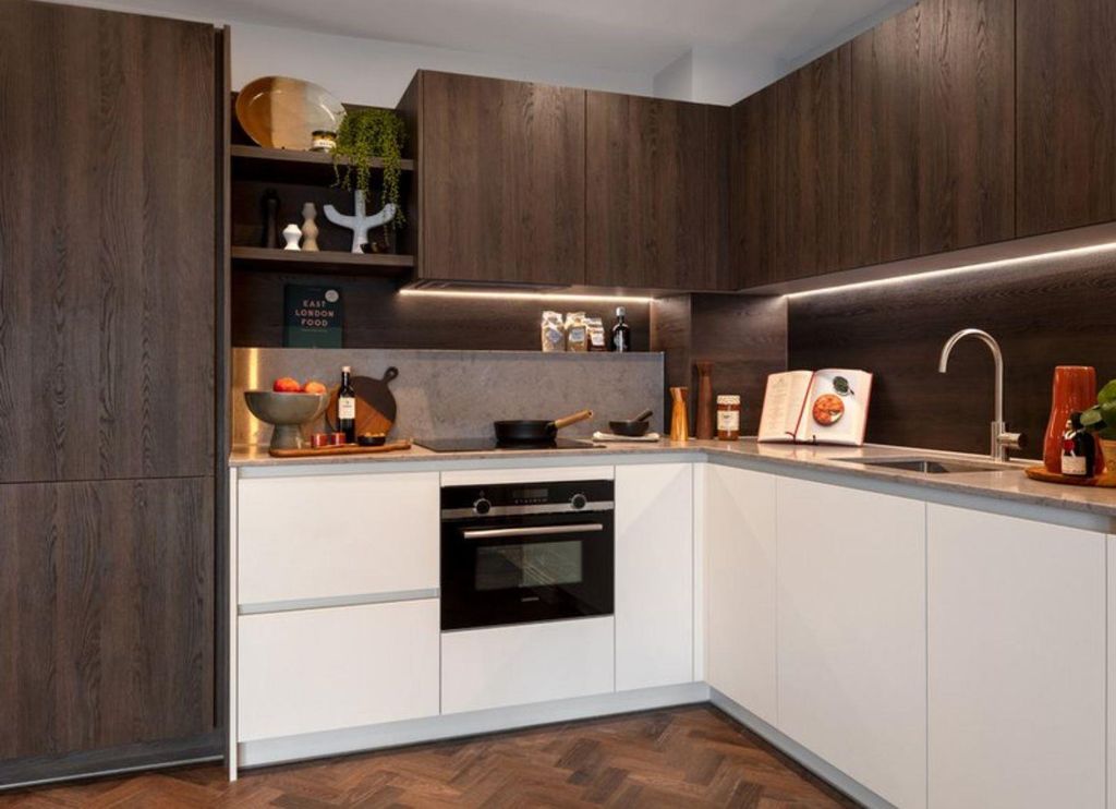 Property photo 3 of 13 Halcyon House, 1050314543535 (2).Jpg
